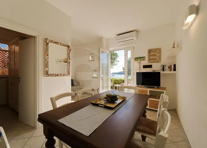 Sud Est - Goelba Apartmán *